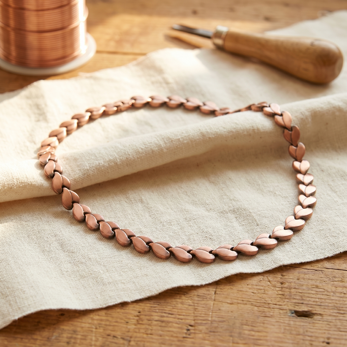 Collier en cuivre Églantier